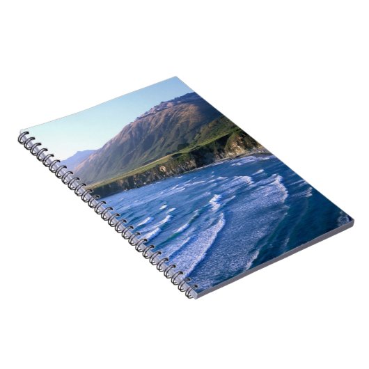 VS, Californië, Big Sur, baai langs Highway 1. Notitieboek (Rechterzijde)