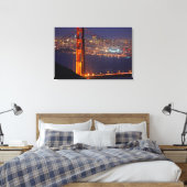 VS, Californië. Golden Gate Bridge 's nachts Canvas Afdruk (Insitu (Slaapkamer))