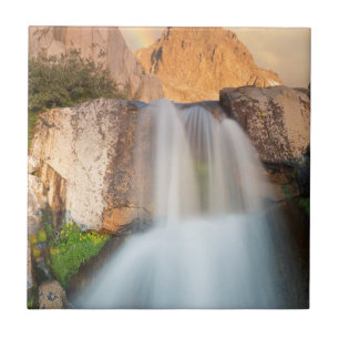 VS, Californië, Inyo National Forest. Waterval Tegeltje