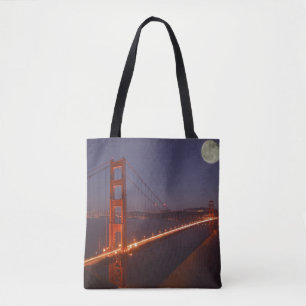 VS, Californië, Marin. Maanopkomst boven de Tote Bag