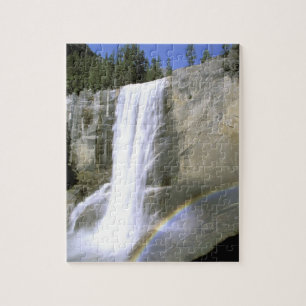 VS, Californië, Nationaal park Yosemite. Vernal Legpuzzel