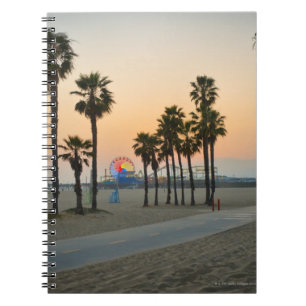 VS, Californië, Santa Monica Pier op zonsondergang Notitieboek