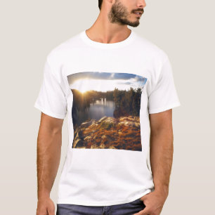 VS, Californië, Sierra Nevada-gebergte. Zonsonderg T-shirt