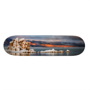 VS, Californië, Sunrise bij Mono Lake Persoonlijk Skateboard