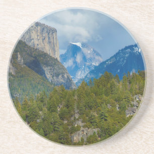 VS, Californië. Uitzicht op Half Dome in Yosemite Zandsteen Onderzetter