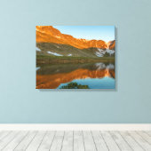 VS, Colorado, Mt. Evans. Summit Lake-weerkaatsing Canvas Afdruk (Insitu (Houten vloer))