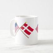 VS en Denemarken kruipers Koffiemok (Voorkant links)
