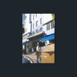 VS, Florida, Miami Beach: South Beach, Art Deco Canvas Afdruk<br><div class="desc">COPYRIGHT Walter Bibikow / DanitaDelimont.com | US10 WBI0165.jpg | Verenigde Staten,  Florida,  Miami Beach: South Beach,  Art Deco Hotels,  Park Central Hotel en 1930 auto</div>