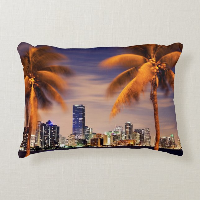 VS, Florida, Miami skyline bij schemering Decoratief Kussen (Voorkant)