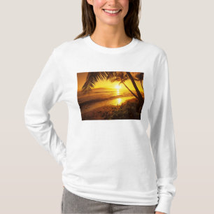 VS, Hawaï, Maui, Kleurrijke zonsondergang in een 2 T-shirt