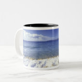VS, Hawaii, Maui, Surf dat naar Makena komt Tweekleurige Koffiemok (Voorkant links)