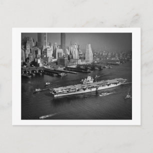 VS Hornet Sails Down East River New York City Briefkaart