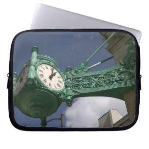 VS, Illinois, Chicago: The Loop: North State Laptop Sleeve