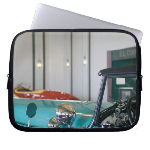 VS, Indiana, Auburn: Auburn, Cord, Duesenberg 12 Laptop Sleeve