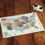 VS-kaart met staten in woorden Briefkaart<br><div class="desc">© Michael Mullan / Wild Apple. Het beeld van de Verenigde Staten met de stand van zaken in een moderne way. Every state is written in such a way that it fits in the map.</div>