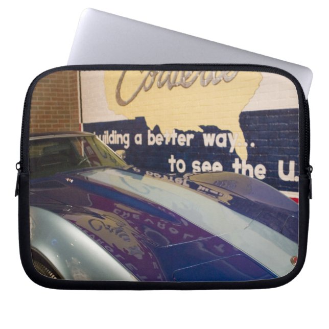 VS, Kentucky, Bowling Green: National Corvette 2 Laptop Sleeve (Voorkant)