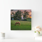 VS, Lexington, Kentucky. eenpaard op zonsondergang Vierkante Klok (Huis)