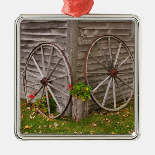 VS, Main. Wagon Wheels Metalen Ornament (Voorkant)