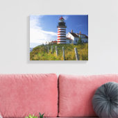 VS, Maine, Lubec. West Quoddy Head Lighthouse Canvas Afdruk (Insitu (Woonkamer))
