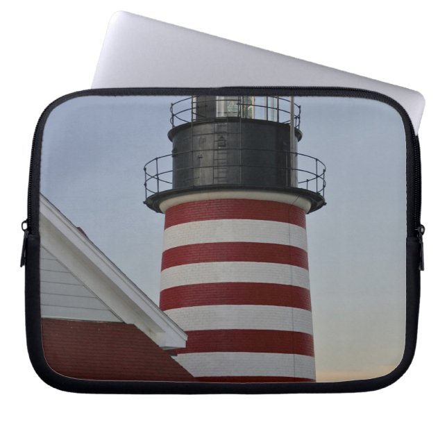 VS, Maine, Lubec. West Quoddy Head Lighthouse, Laptop Sleeve (Voorkant)