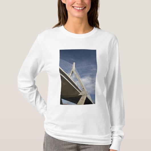 VS, Massachusetts, Boston. De Zakim Bridge. T-shirt (Voorkant)