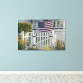 VS, Massachusetts, Gloucester: Patriotisch hek Canvas Afdruk (Insitu (Houten vloer))