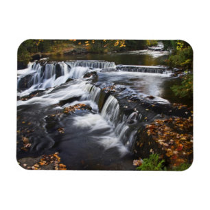 VS, Michigan, Upper Peninsula. Bond Falls en Magneet