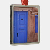 VS, New Mexico, Santa Fe. Uitzicht van een blauwe  Metalen Ornament (Rechts)