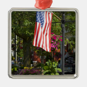 VS, New York, Lewiston. Amerikaanse vlag bevestigd Metalen Ornament
