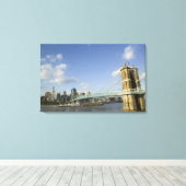 VS, Ohio, Cincinnati: Roebling-hangbrug Canvas Afdruk (Insitu (Houten vloer))