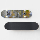 VS, Oregon, Ashland, Lithia Park. Herfst Skateboard (Horizontaal)