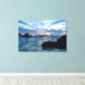 VS, Oregon, Bandon Beach. Zeemeeuw op rots Canvas Afdruk (Insitu (Houten vloer))