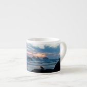 VS, Oregon, Bandon Beach. Zeemeeuw op rots Espresso Kop (Voorkant rechts)