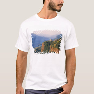 VS, Oregon, Columbia River. Zonsondergang bij Crow T-shirt