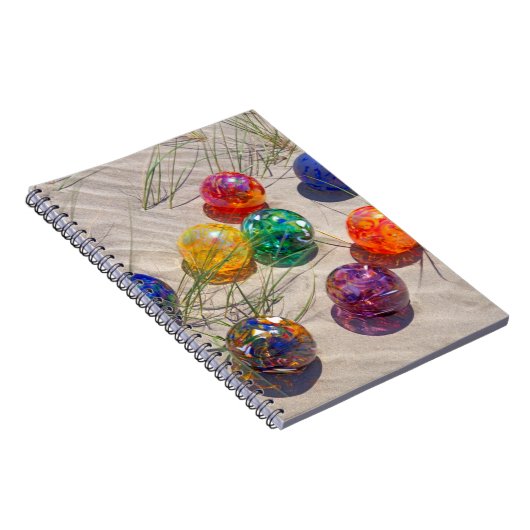 VS, Oregon. Kleurrijke glasvezel op zand duin Notitieboek (Rechterzijde)