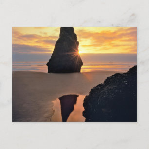VS, Oregon. Rock-formatie op zonsondergang Briefkaart