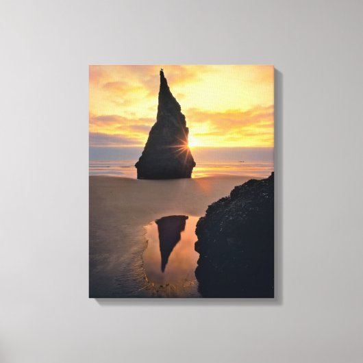 VS, Oregon. Rotsformatie bij zonsondergang Canvas Afdruk (Voorkant)