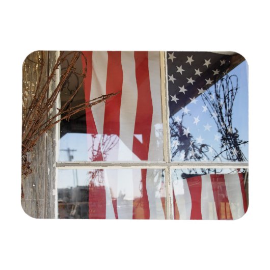 VS, Oregon, Shaniko. Markering in venster naast Magneet (Horizontaal)