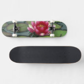VS, staat Washington, Seattle. Waterlelie en Skateboard (Horizontaal)
