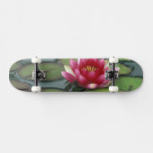 VS, staat Washington, Seattle. Waterlelie en Skateboard (Horizontaal)