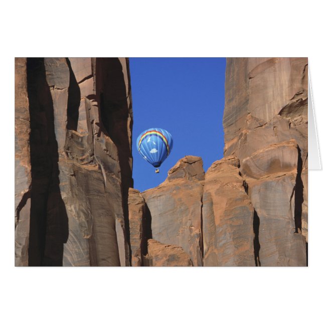 VS, Utah, Monument Valley. Een regenboog hete-luch (Voorkant Horizontaal)