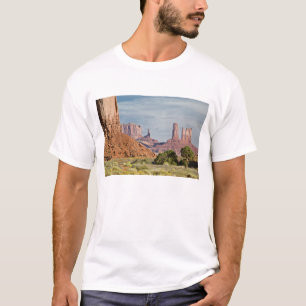 VS, Utah, Monument Valley Navajo Tribal Park. T-shirt