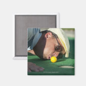 VS, Utah, Orem, Man bladerlucht om golf te duwen Magneet (Voorkant / Achterkant)