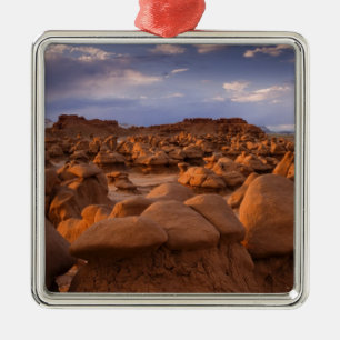 VS; Utah. Uitzicht op Goblin Valley State Park bij Metalen Ornament