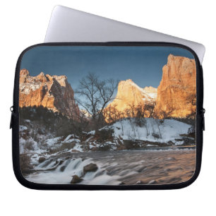 VS, Utah, Zion National Park. Bergzonneopgang Laptop Sleeve