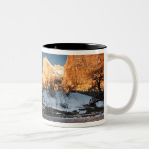 VS, Utah, Zion National Park. Bergzonsopgang Tweekleurige Koffiemok