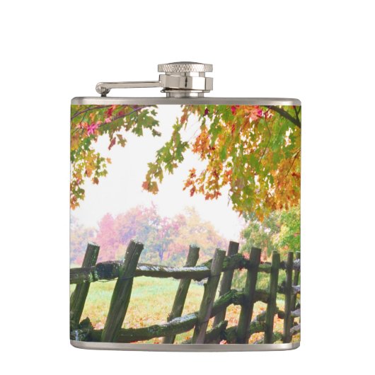 VS, Vermont. Hek onder herfstloof. Heupfles (Voorkant)