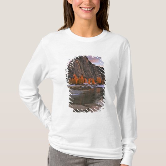VS, Washington, Cascade Mountains.  Prusik Peak T-shirt (Voorkant)