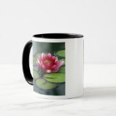 VS, Washington State, Seattle. Waterlelie en Mok (Voorkant links)