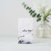 Vuil, ingesneden en gekreukeld visitekaartje (Staand voorkant)